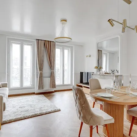 High End Parisian 3 10th Arrondissement * Parigi
