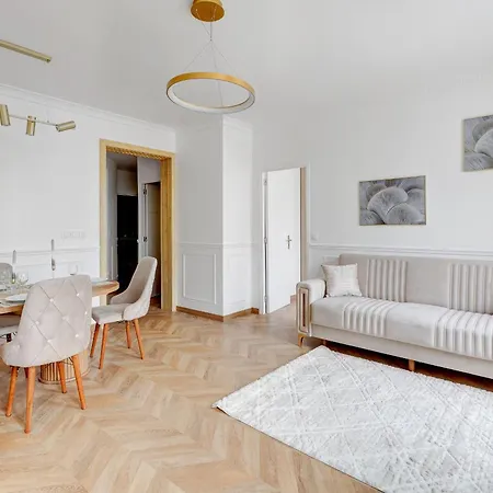 High End Parisian 3 10th Arrondissement Parigi